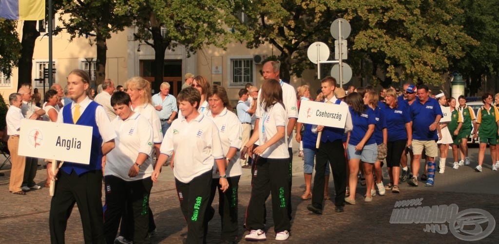 17:30-kor kezdődő ünnepélyes megnyitó Szolnok főterén