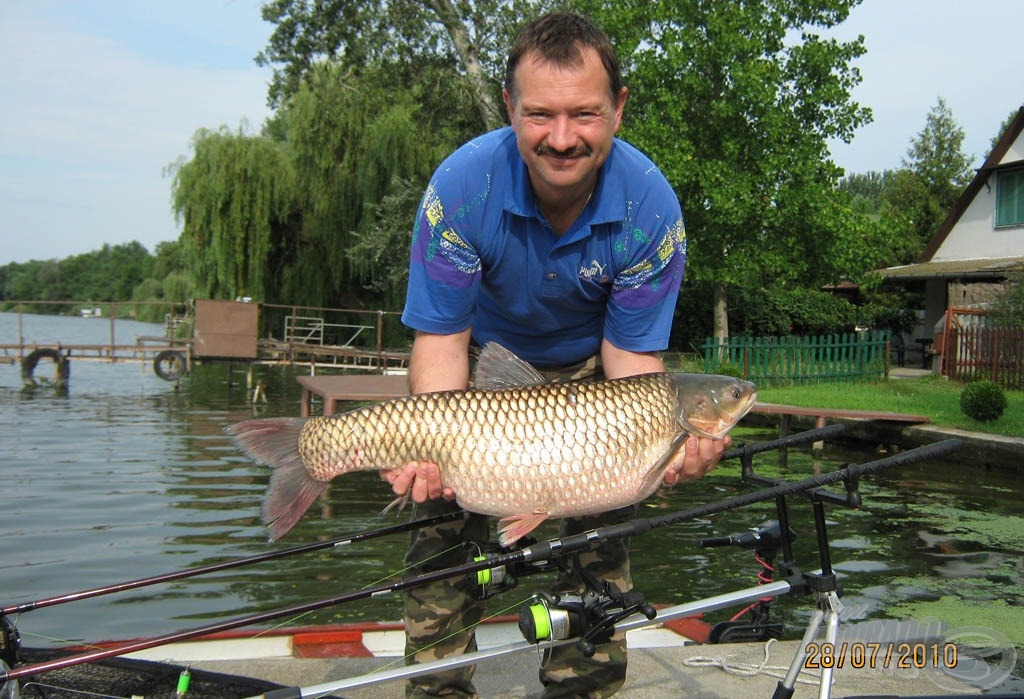  Egy kisebb, 12 kg-os példány