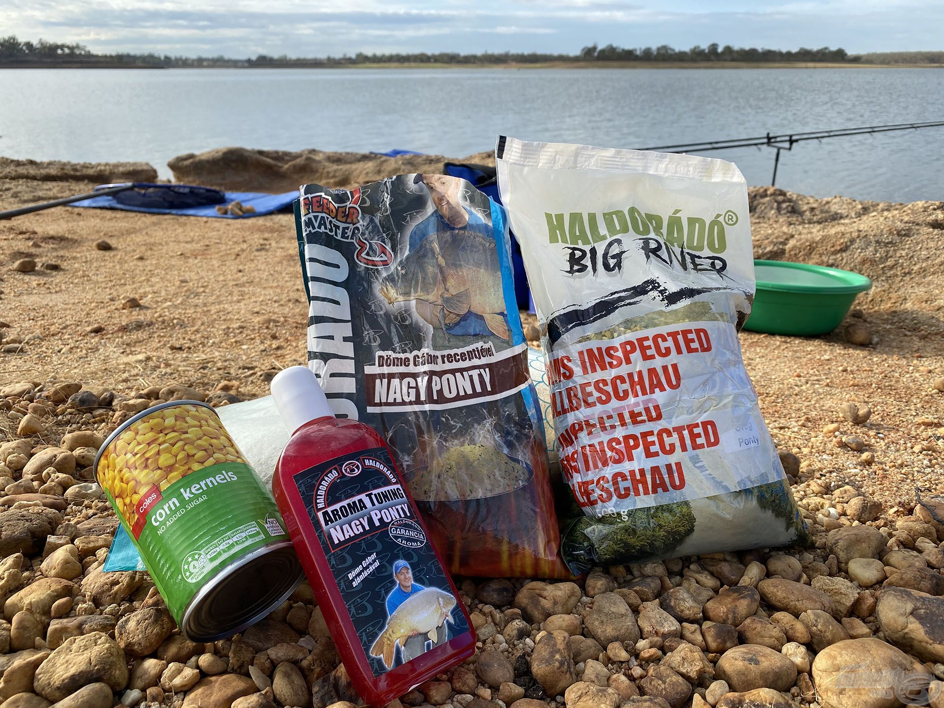 Ezek az etetőanyagok alkották a keverékemet. A BIG RIVER Öreg Ponty a vámvizsgálaton is átment, az INSPECTED azt jelenti, hogy ellenőrzött