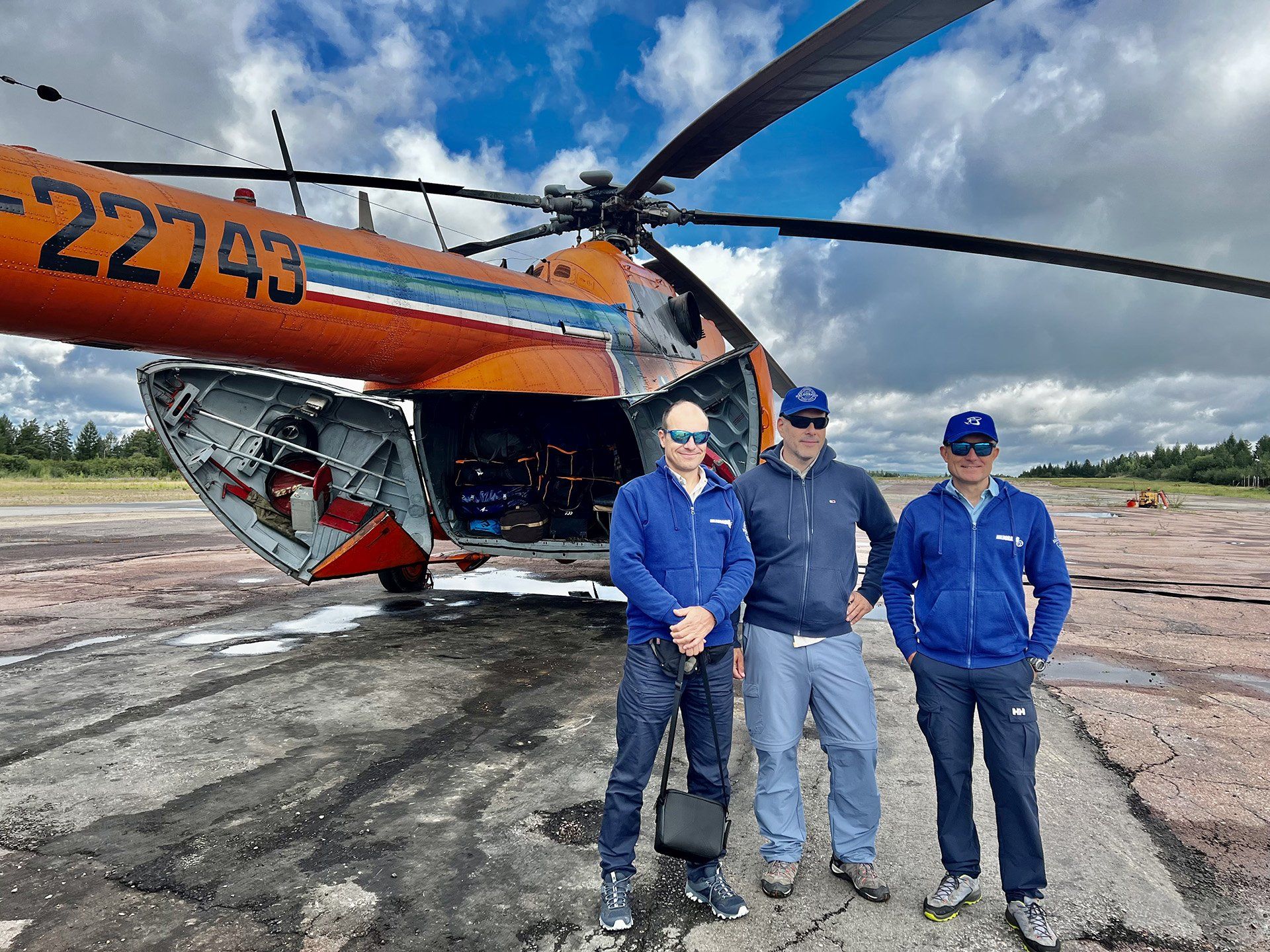 Helikopterrel vittek be minket a szibériai erdők sűrűjébe