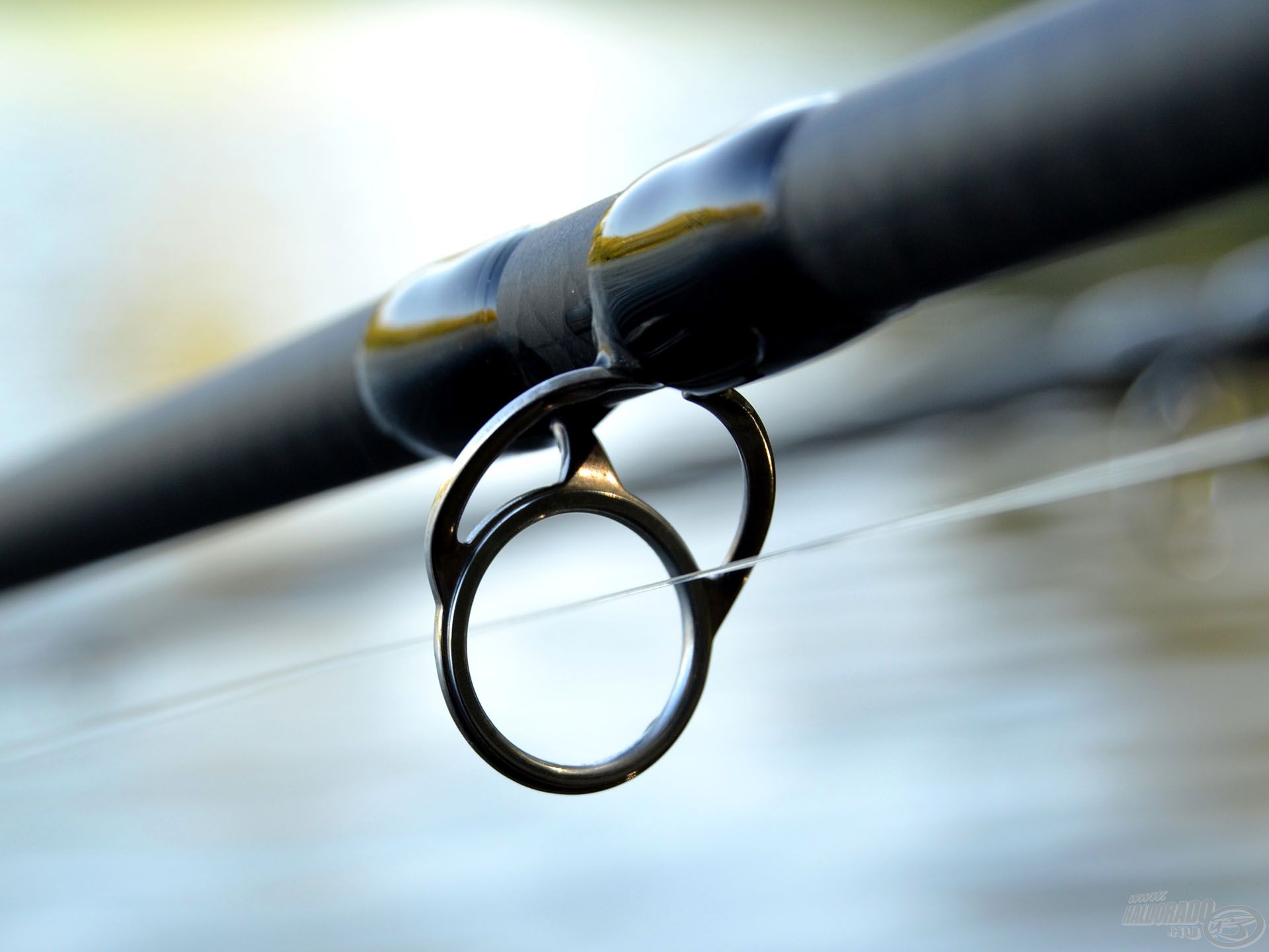 A stabilan rögzített gyűrűk kötései feleakkorák, mint a SiC gyűrűk esetében, így még nagy megterhelésnél sem törik meg a bot tökéletes íve