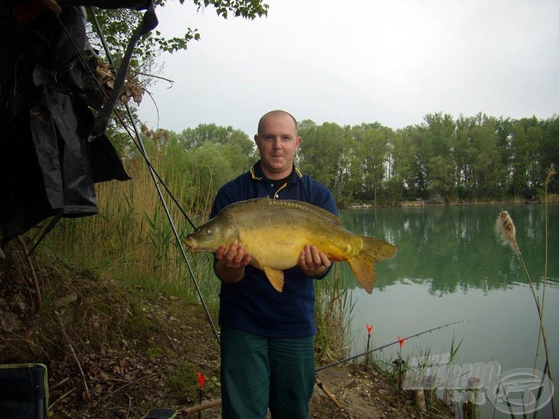 A 6,40 kg-os tükrös a bokor mellől :-)