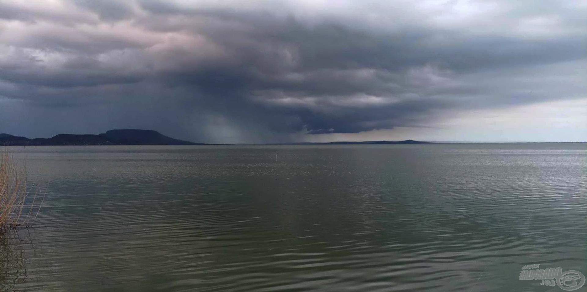 Ez az a látkép, amelyet horgász nem szívesen él meg a Balatonon. Szerencsénkre elkerült minket