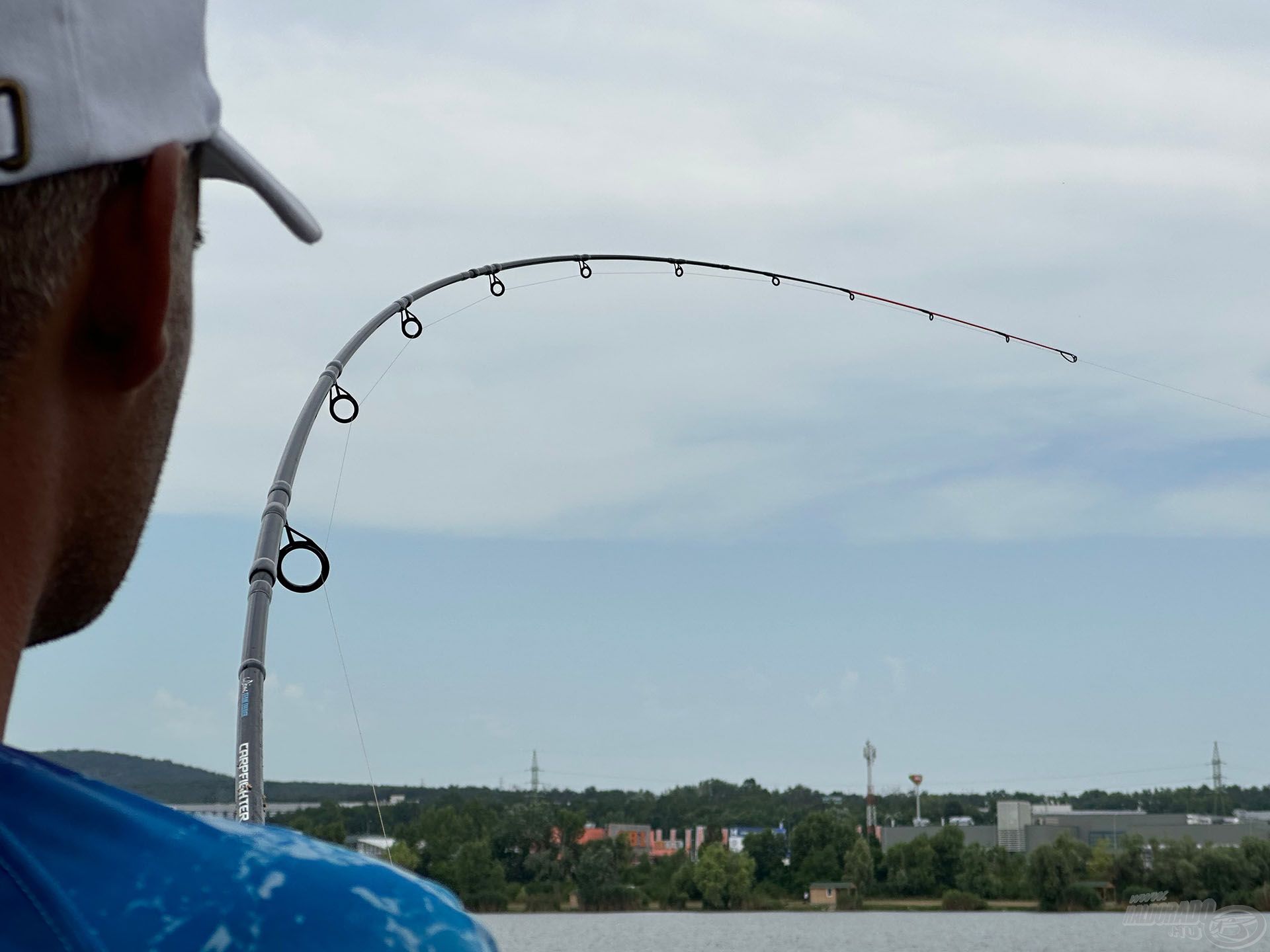 Nagyobb halak céltudatos horgászatára is megfelelőek a 300-as és 330-as pálcák