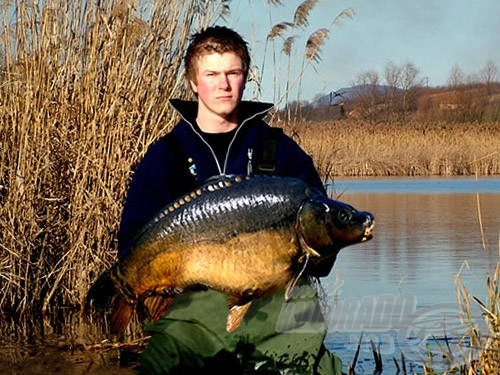 11,7 kilogrammos tükörponty, az alig több mint 4 fokos vízből, 2007. január 15-én akadt horgomra!