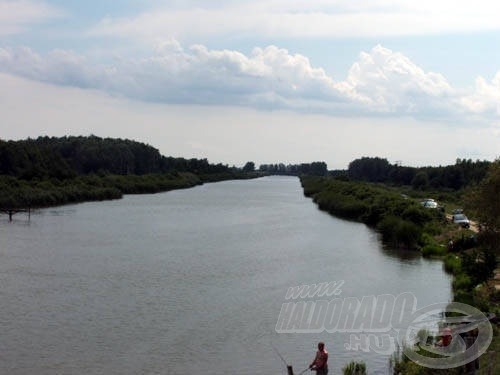 A keszegekben gazdag Nagykunsági-főcsatorna