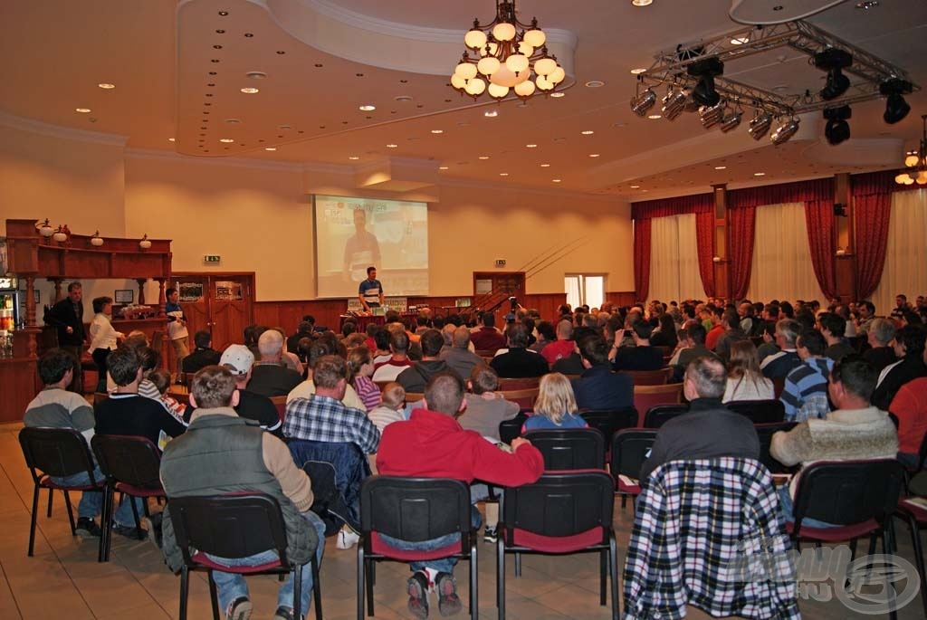 A CsaliButik Horgászbolt megtisztelő meghívásának eleget téve 2011. március 12-én Debrecenbe látogatott Döme Gábor