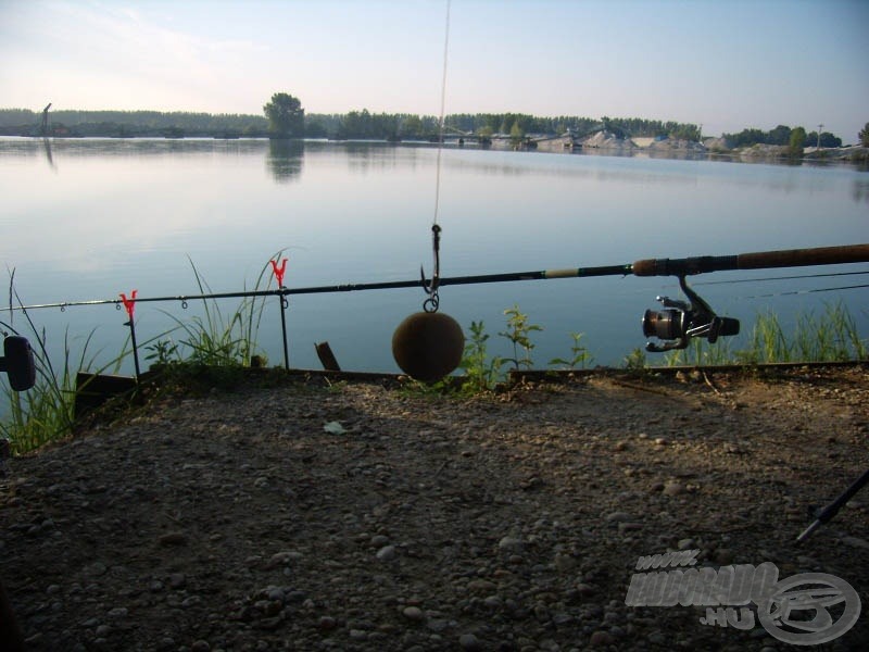 Egy kis feeder szerelék csodagolyóval csalizva