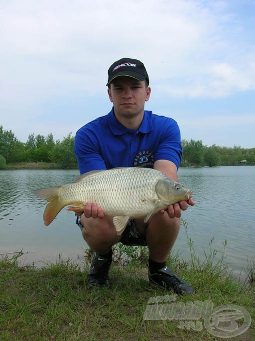 A nap első hala ez a szép, 2,5 kg-os ponty volt