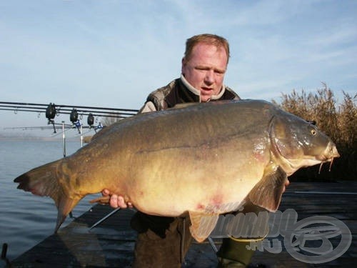 A jelenlegei tórekord 23,5 kilós ponty Gombos Attila nevéhez  fűződik, amely 2006. november 25-én akadt horogra