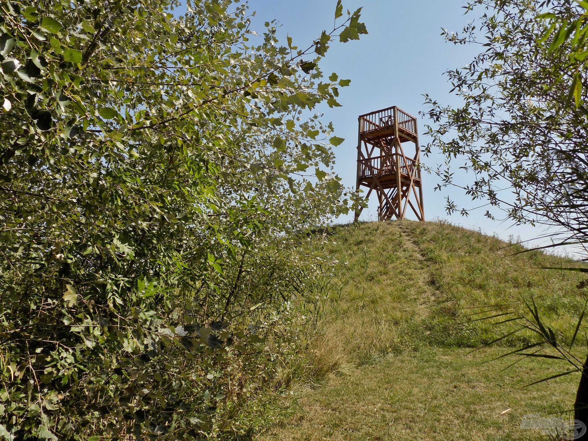 Érdemes fellépcsőzni a kilátóba is, csodálatos panoráma tárul elénk innen