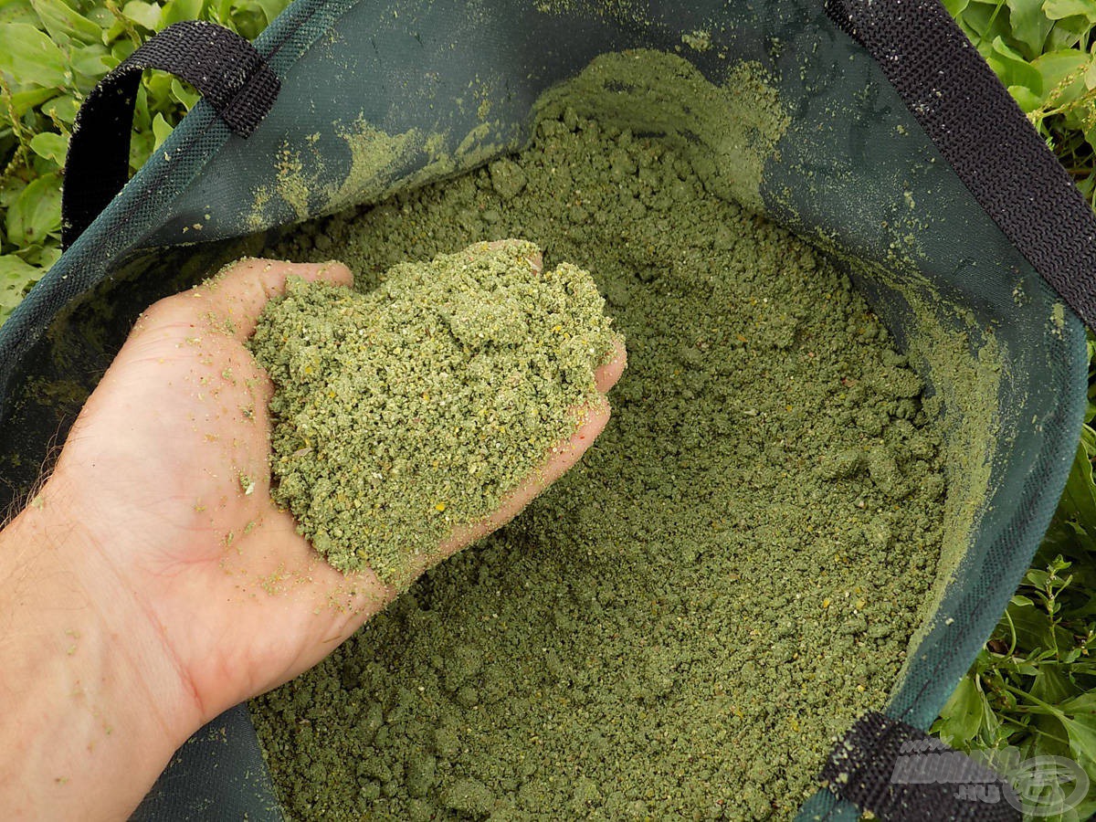 Bekeverés után jól látható a keverék erős zöld színe, de kiváló tapadó képességéről is megbizonyosodhattam