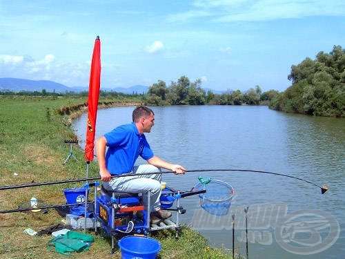 Úton a gombócnak épp nem nevezhető „etetőgumó”