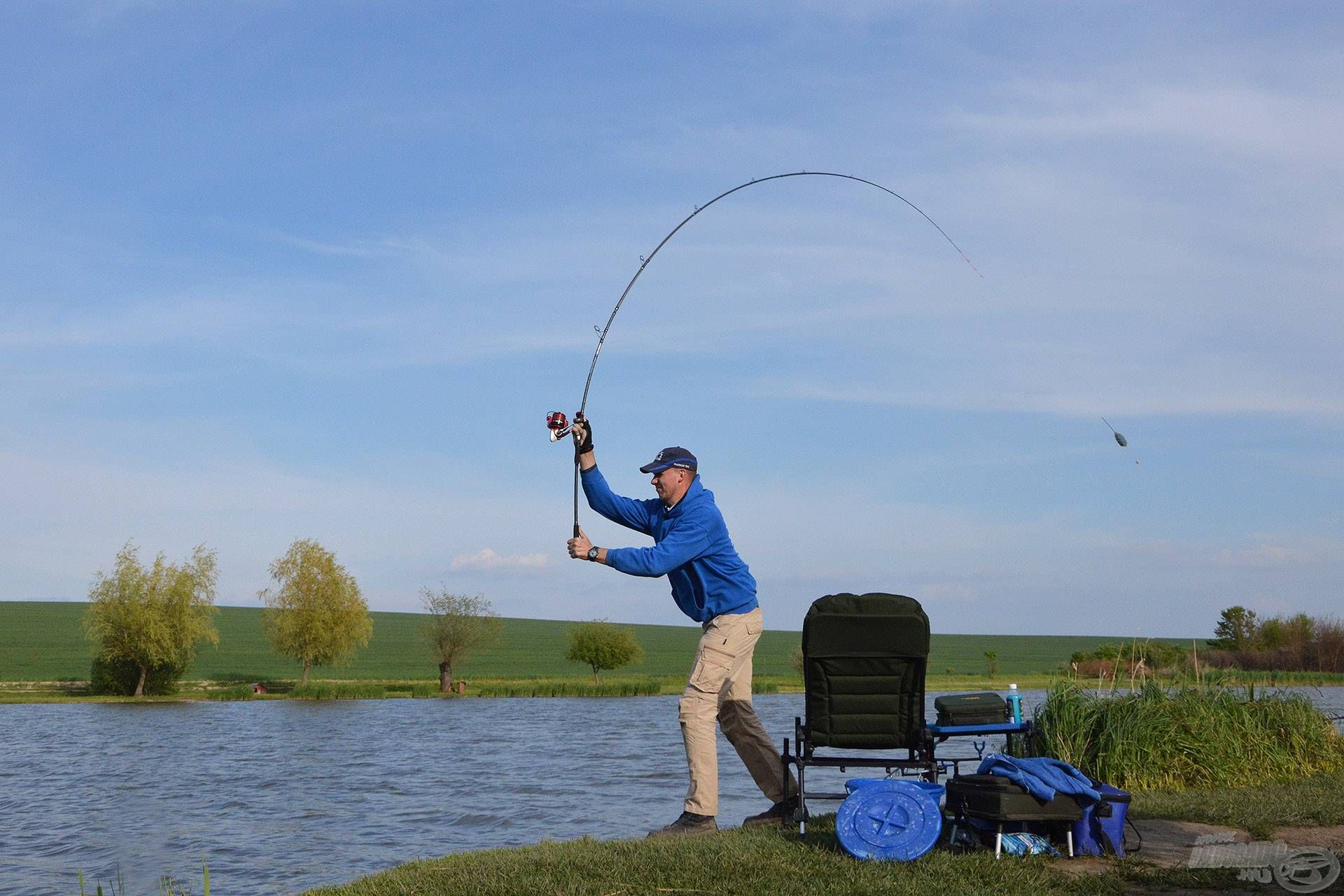 Az erős szélben jelentősen nehezedett a gáti szakasz távoli pontjainak elérése, de a Master Carp Pro LC botokkal sikerült megoldani