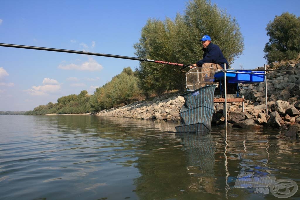 Új alternatív megoldást kínál a folyóvízi horgászat során a Pole Feeder kosár alkalmazása