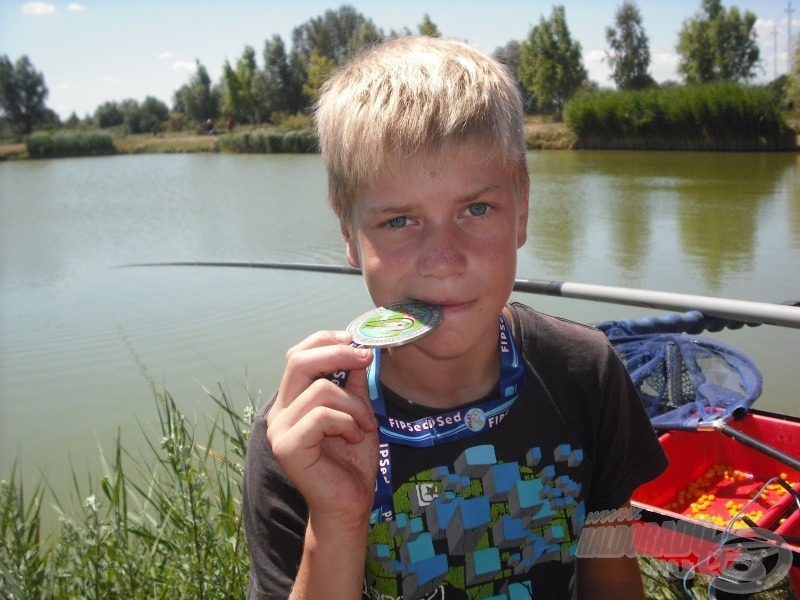 A most 14 éves Szabácsik Péter tavaly a magyar válogatottal Franciaországban a világbajnokságon ezüstérmet szerzett