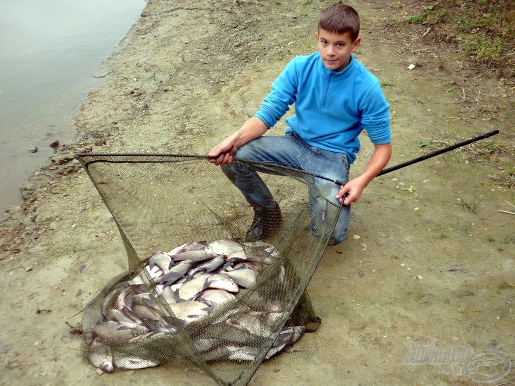 A 22 kg keszeg zsákmányommal