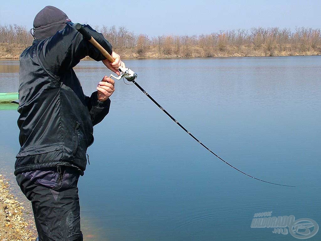 Haldorádó Feeder Master Nagy Ponty etetőanyag éles bevetésen