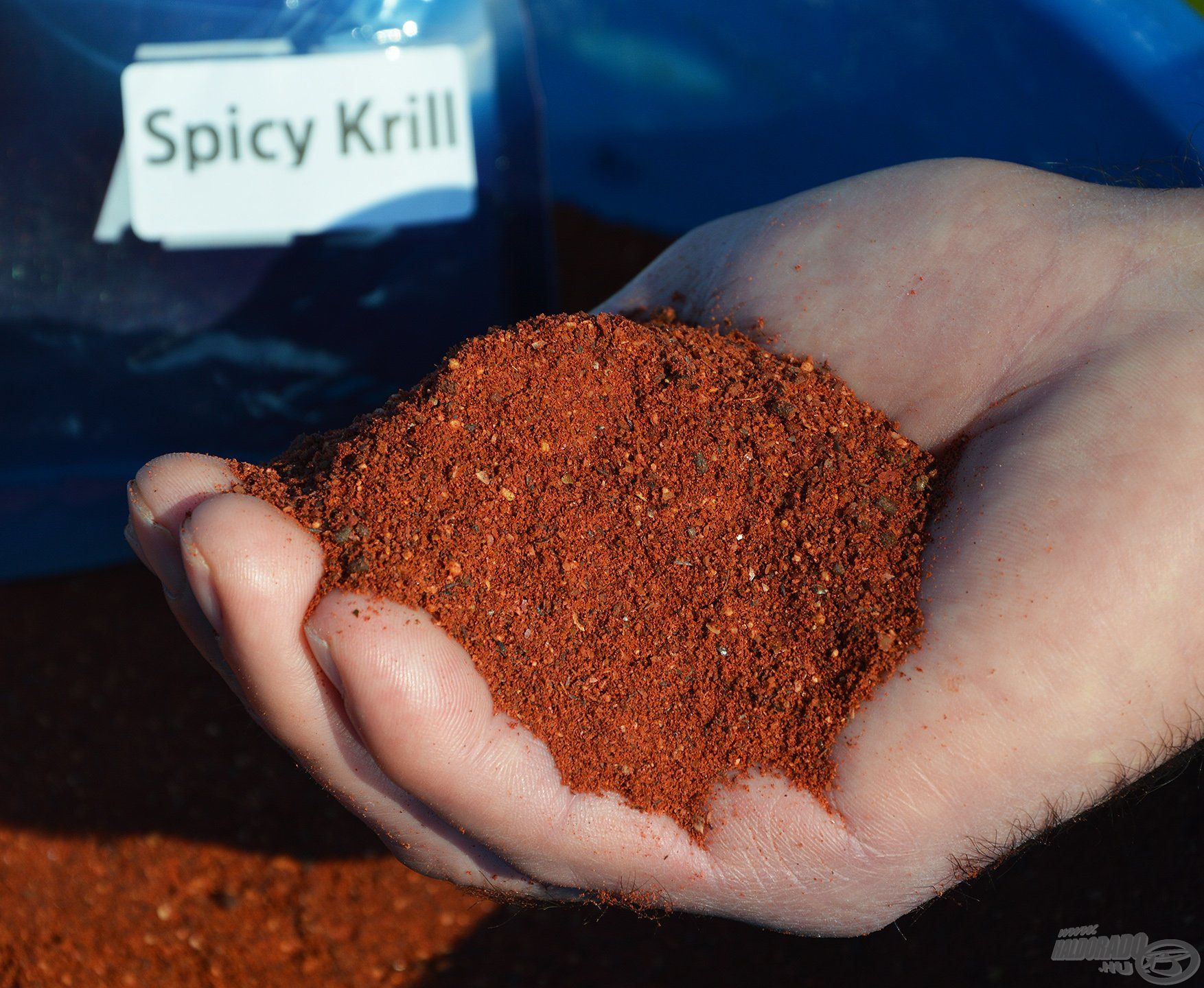 A Spicy Krill a legtartalmasabb, legösszetettebb etetőanyag jelenleg a prémium minőségű Top Method Feeder palettánkon!