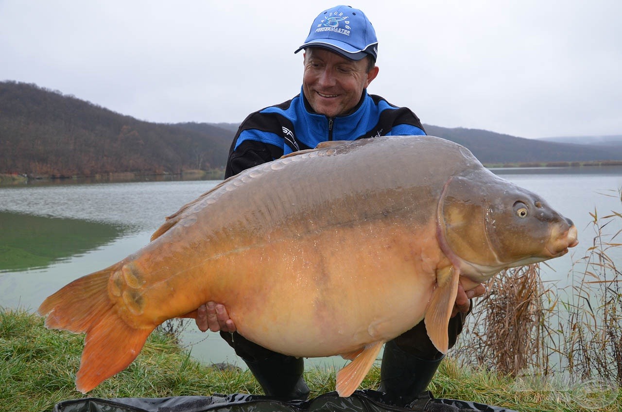 A Harsányi-tó egyik büszkesége ez a 28,66 kg-os tükörponty