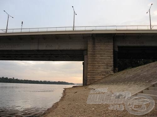 Az Árpád híd őrzi a múltbeli Duna-part egy darabkáját
