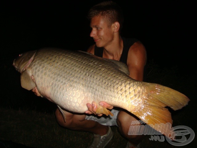 14,40 kg-os bajuszos