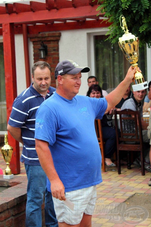 Az úszós kategória győztese Gyirmóti Gábor volt 35.650 grammos fogással