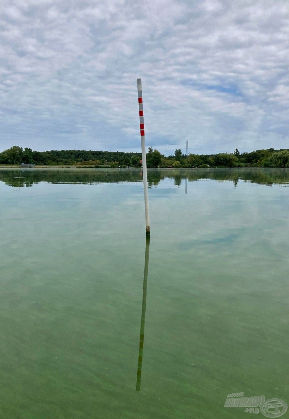 … és balról is dőlőbója jelzi a szektorhatárokat