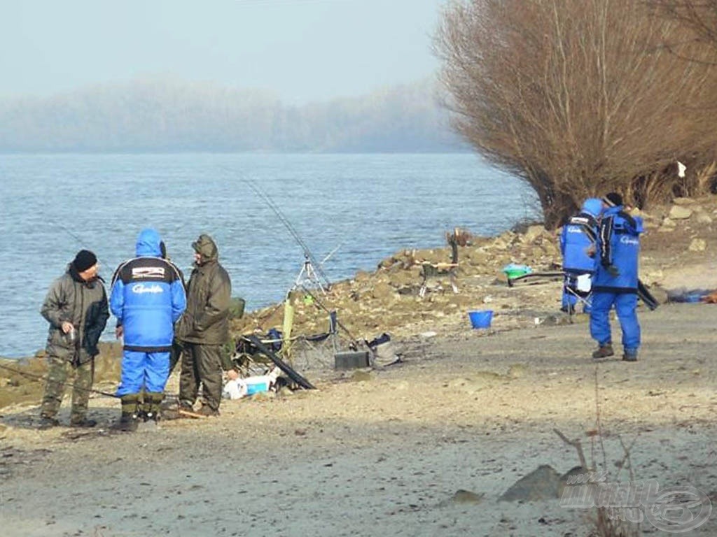 A kék és zöld szektor is próbálkozott (hogy mivel, az nem derült ki)