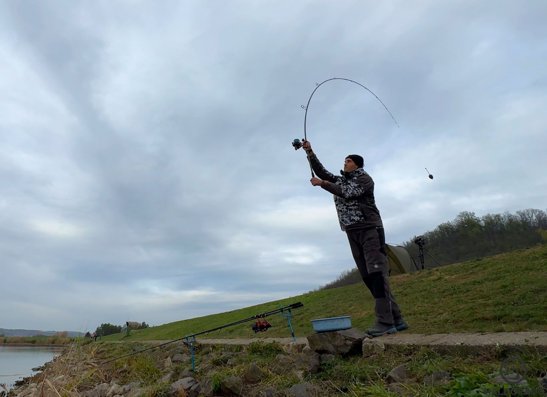 Ezen a vízterületen a távoli, pontos etetés a kulcs!