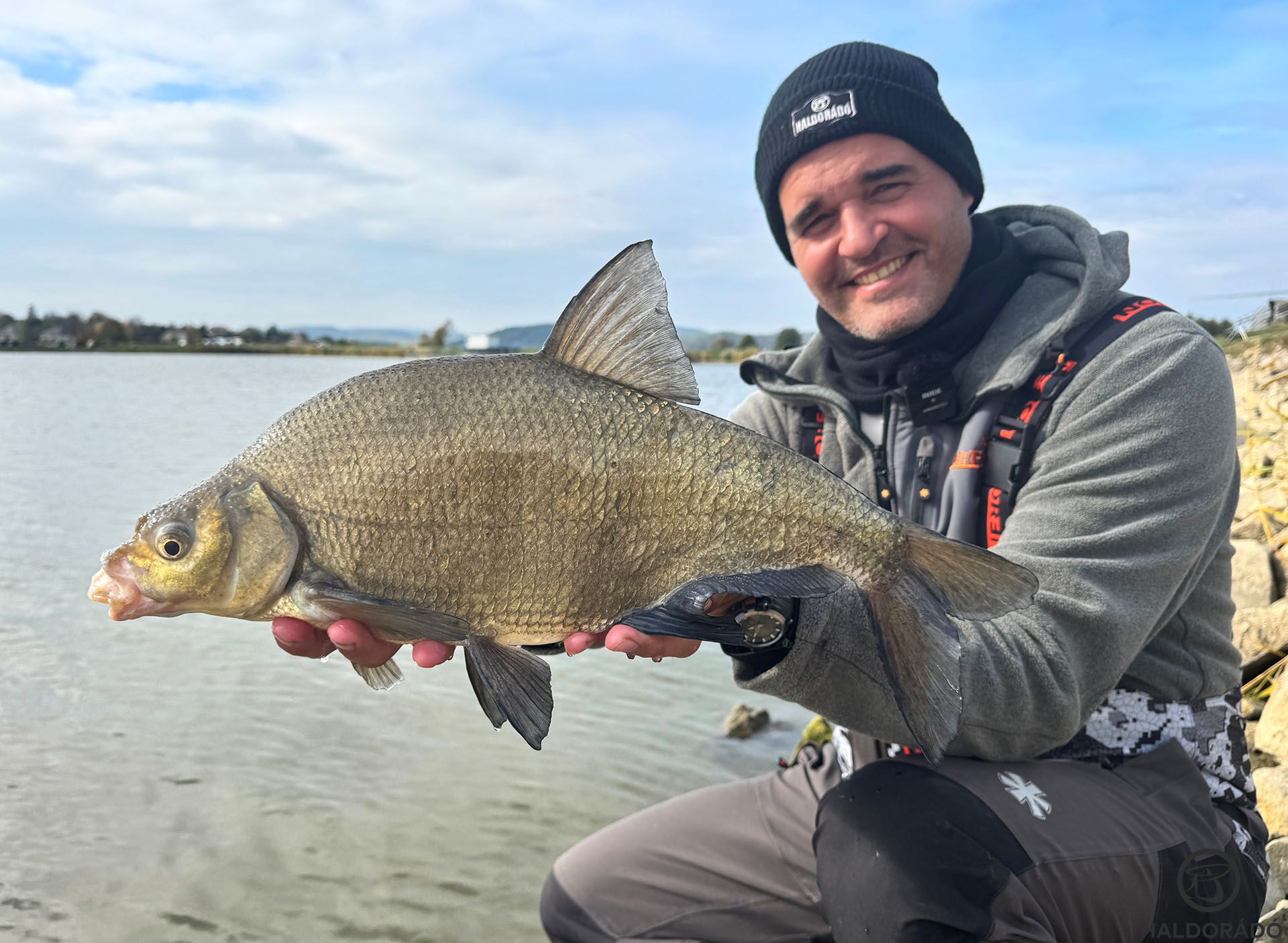 Ahogy kiderült az idő, a dévérkeszegek átvették az uralmat
