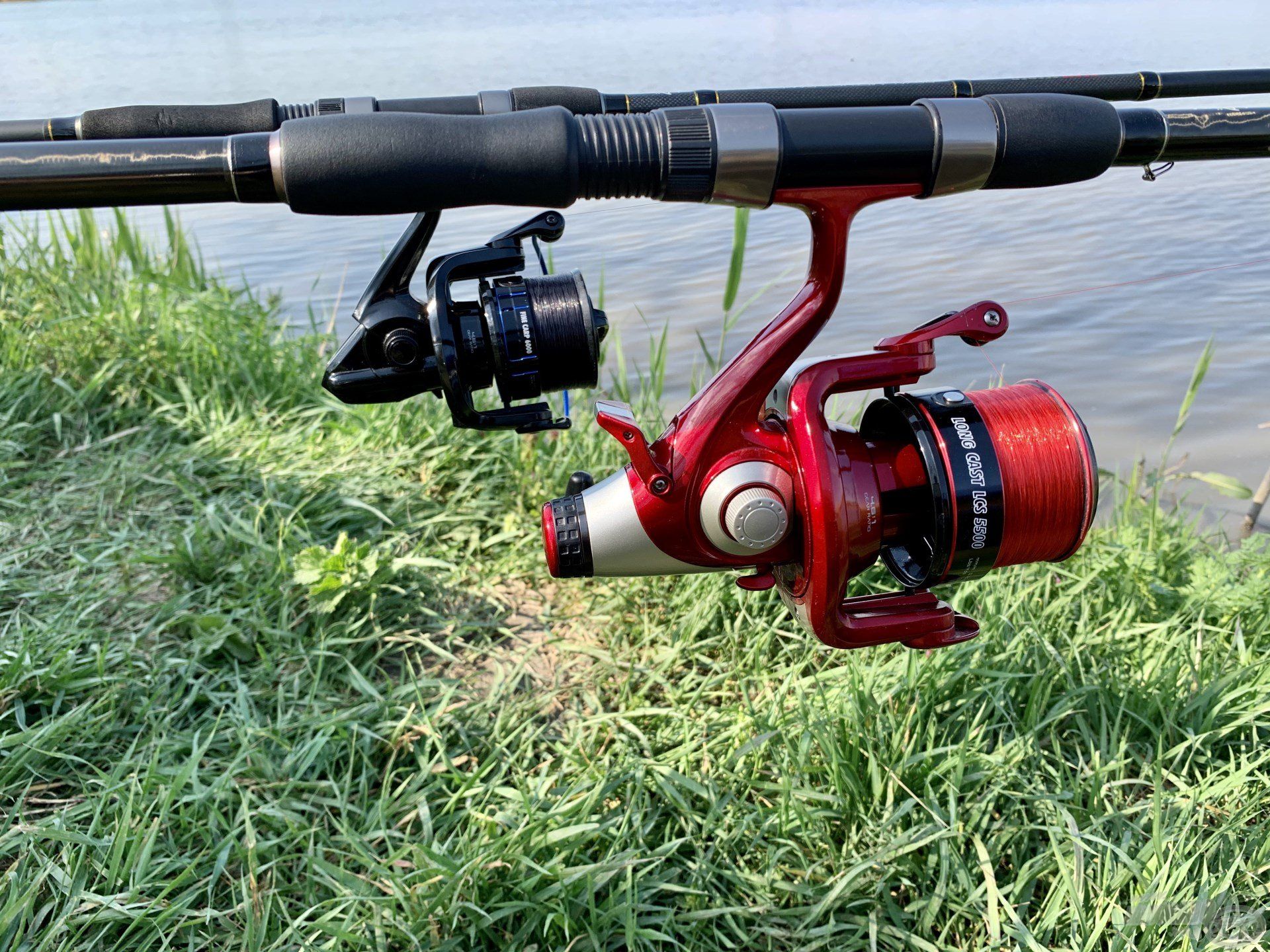 … és a hozzájuk leginkább illő Long Cast 5500 LCS és Fine Carp 6000-es orsókkal…