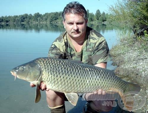 A Pécs Team oszlopos tagja, Szirényi Csaba szinte kizárólag csak elsőfékes, nyeletőfék nélküli orsókkal horgászik