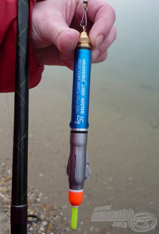 A Haldorádó Pellet Float. Még messziről is jól látható a vastag, rikító jelzővég, és sötétben sem hagy cserben (jó néhány markerrel ellentétben). Ja, és rendes úszóként is használható…