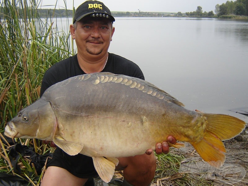 A IV/5-ös helyen horgászó Big Carp Szlovákia már ez első napokban is nagytestű, 10 kg feletti pontyokat fogott