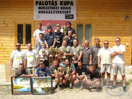 Az első tíz helyezett csapat nagy értékű díjazásban részesült