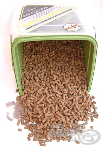 Van Den Eynde Bait-Tech - Corn Steep Liquor Pellet 3 kg-os kiszerelésben, lezárható vödörben kapható