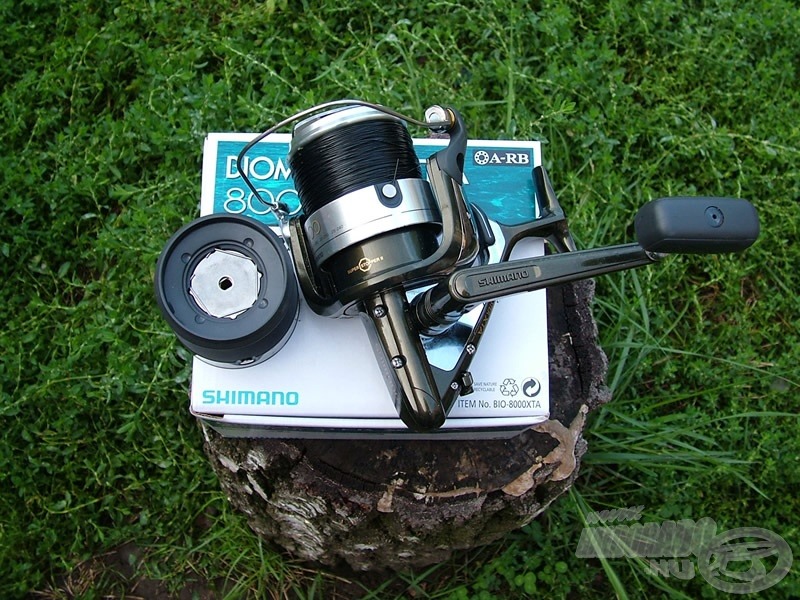 A Shimano Biomaster 8000 XTA orsóhoz egy carbon pótdobot is kapunk, ami nagy jelentőséggel bír a horgászatok során