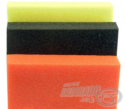 A Strategy Floating Foam narancs, fekete és sárga színben kapható