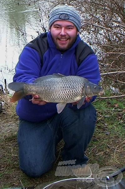 Gyönyörű, 2 kg körüli vadvízi ponty a kitartó horgász jutalma!