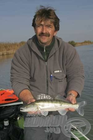 A Tisza-tavon szolgálatot teljesítő horgász idegenvezetők, szinte biztos fogásokat garantálhatnak a horgászoknak