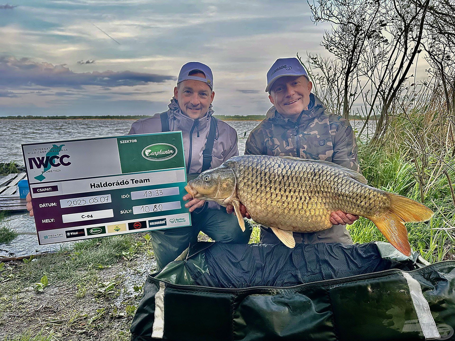 … az első értékelhető, 10 kg feletti pontyunkat…