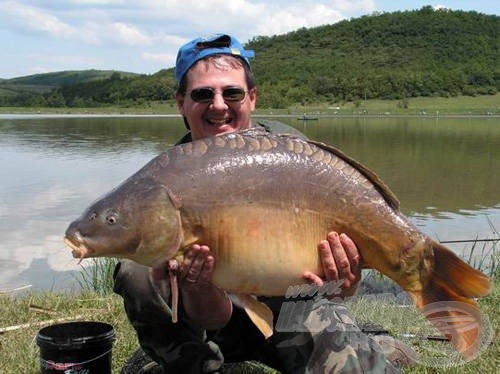 Nyika Sándor feederbotos rekordja a szigeten:14,94 kg-os ponty, 0,20-as főzsinóron 0,14-es előkével!