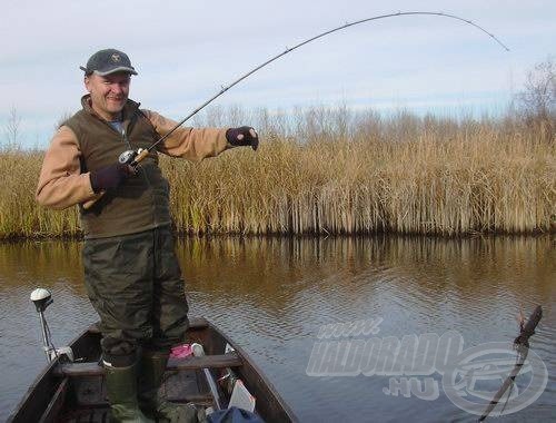 A csupasz hármashorog gyakran fogott akadót a nehéz pályán