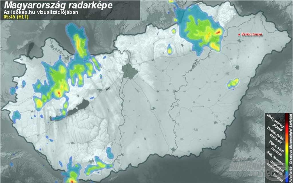 Az időkép ábráján jól látszódott a két felhőtömb, ami aggodalomra adhatott okot (forrás:www.idokep.hu)