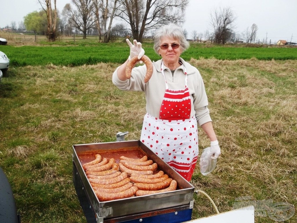 Nők és kukacok (vagyis kolbászok) 6.: Kriszti ma legalább 45 szál kolbászt fogott meg