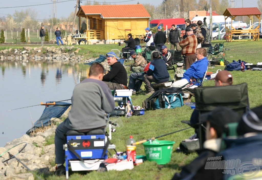 Mennyi ember… most itt ki kinek a csapattársa???