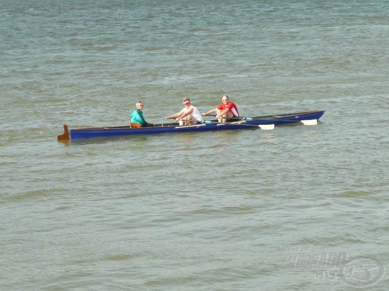 A pihenni vágyó emberek sportolás…