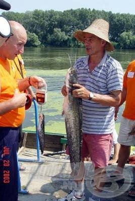 A Tisza bajszos lakójával