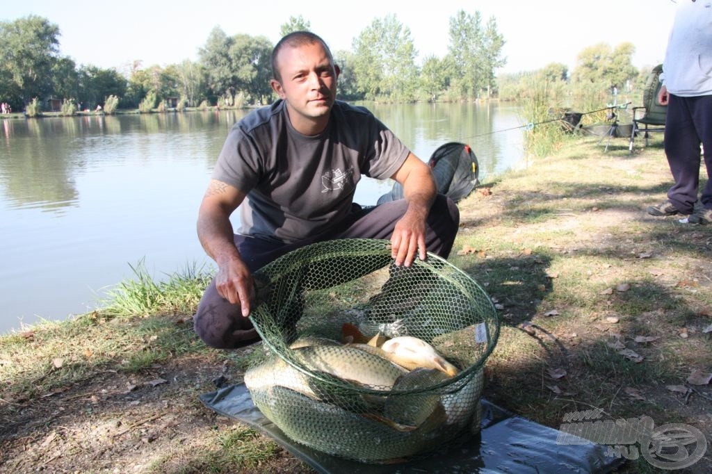 ... két részletben mért 52 kg feletti fogást csinált Páll Eörs